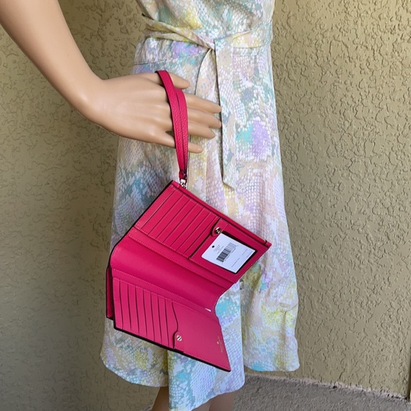 Kate Spade leila medium universal phone wristlet - Picture 9 of 16